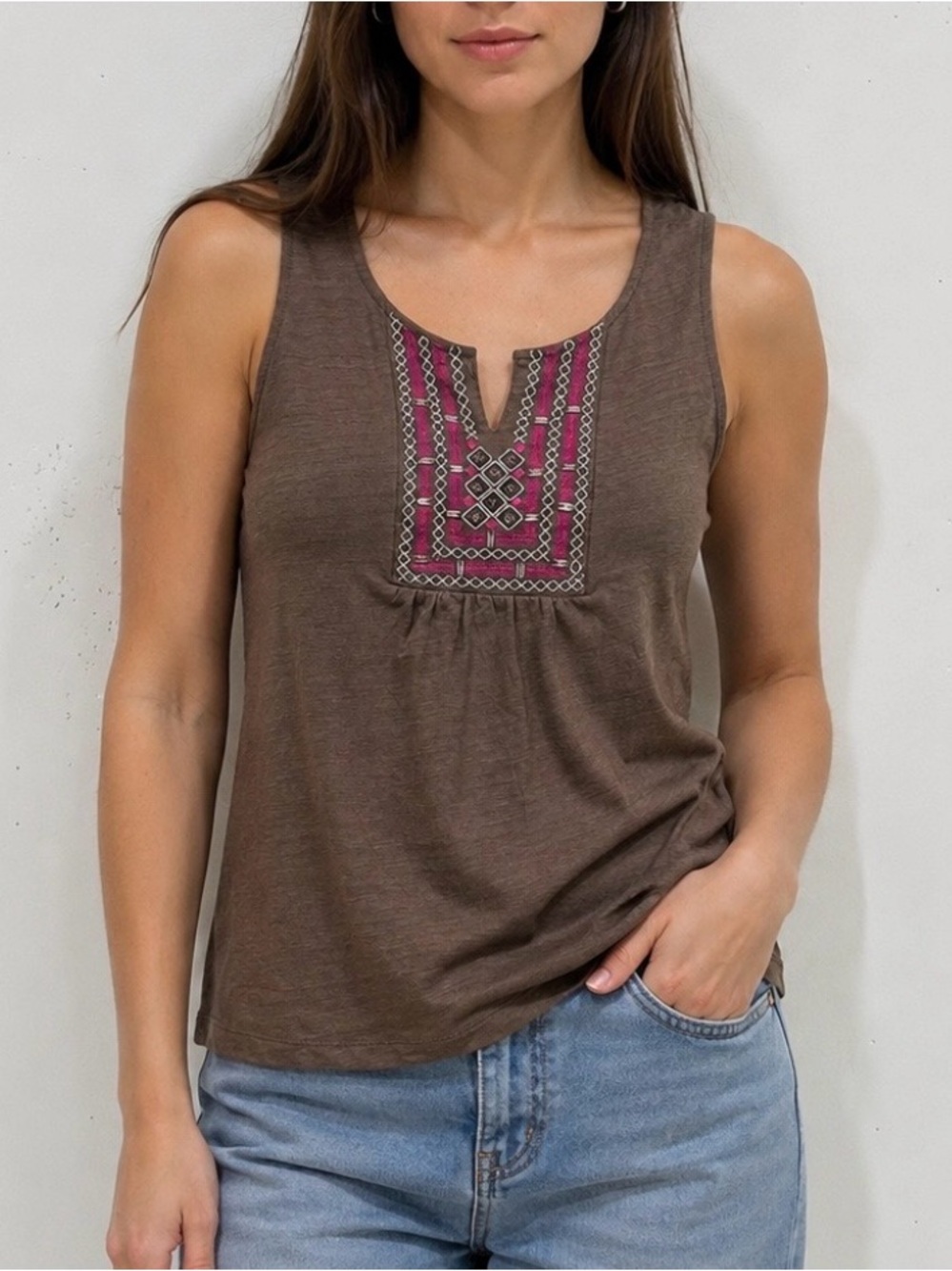 NWT St. John's Bay Women's M Tank Top Brown Pink Embroidered Split V-Neck Summer